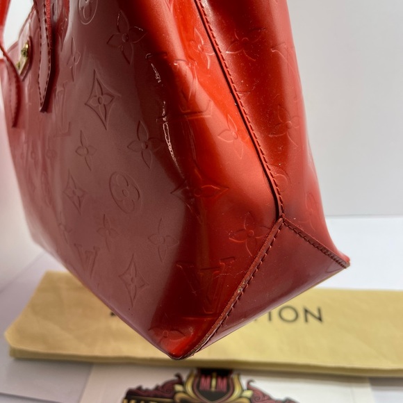 Louis Vuitton Wilshire in Vernis Red, comes with dust bag. - Picture 4 of 11